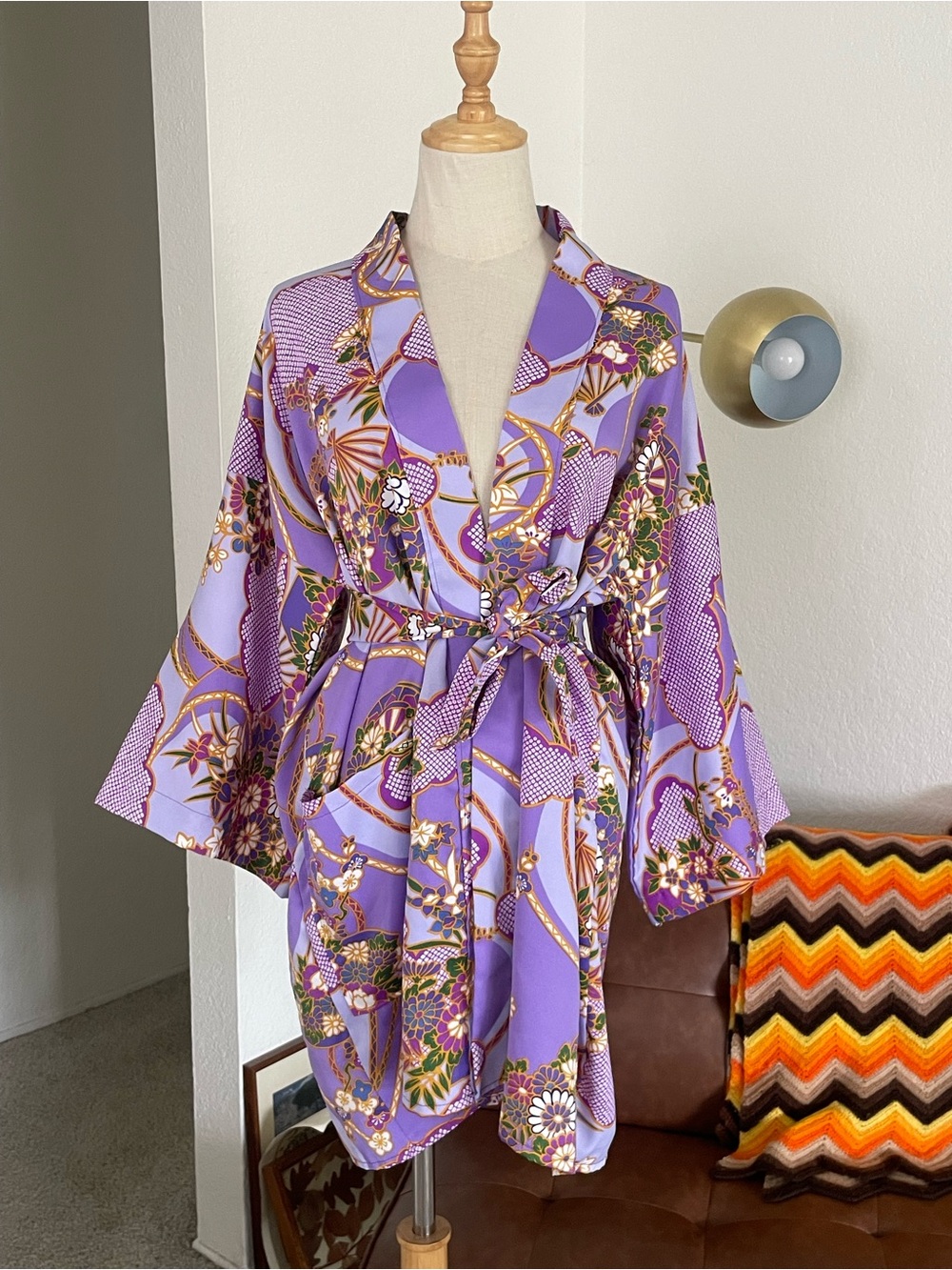 Vintage 1970s Boho Made in Japan Floral Mini Kimono Robe